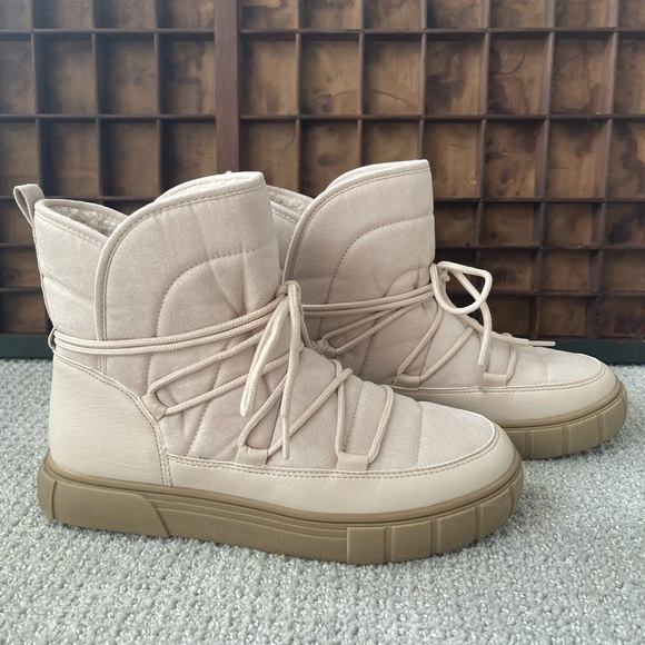Womens Size 9 Erika Laceup Boots A New 